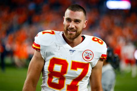 Chiefs' Travis Kelce Shaved His Beard And Looks Completely ...