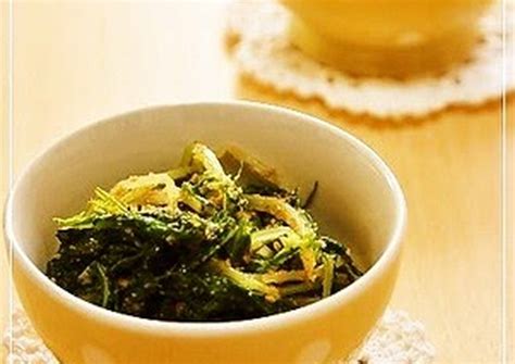 Mizuna Greens with Sesame Seeds Recipe by cookpad.japan - Cookpad