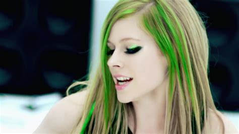 Smile {Music Video} - Avril Lavigne Photo (38792601) - Fanpop