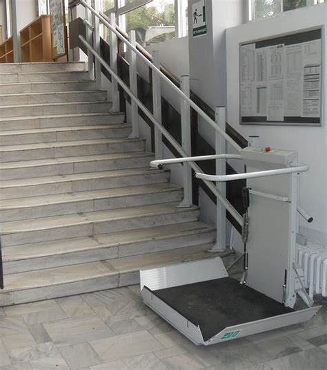 S7 SR Inclined Platform Stair Lift > Straight Staircase Wheelchair Access