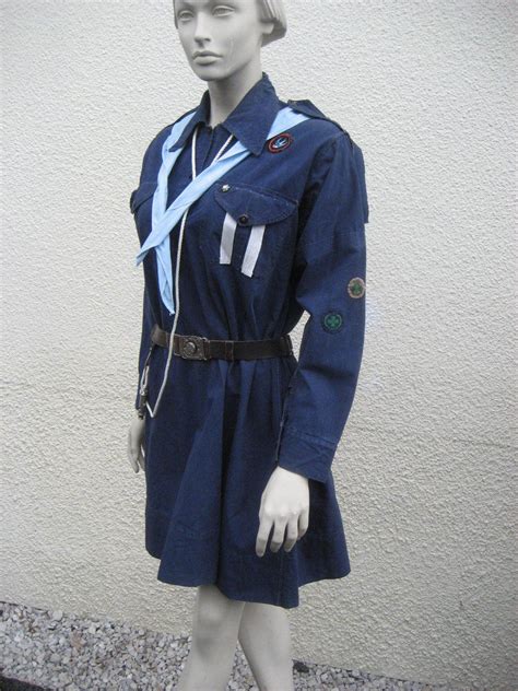 Vintage 1940's 50's UK Girl Guides Uniform (tie is undone) | eBay | Guides uniform, Girl guides ...