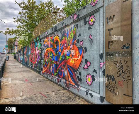 Toronto street art Stock Photo - Alamy