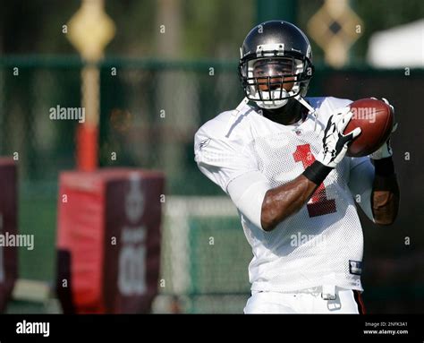 Tampa Bay Buccaneers receiver Dexter Jackson catches a pass during ...