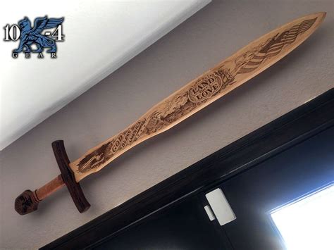 29+ Wooden Sword Of Freedom - Vivo Wooden Stuff