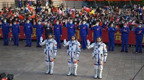 China vows to land crew on the moon by 2030 | Human Events ...