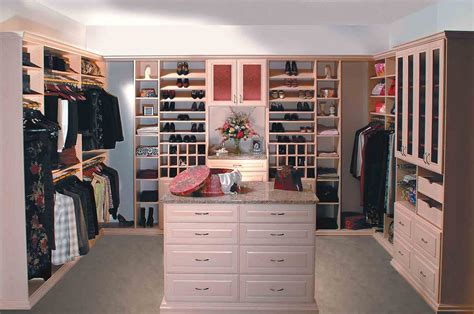 Designing the Perfect Walk-in Closet: Ideas for Luxury and ...