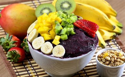 7 receitas de açaí na tigela para você sentir o sabor do verão