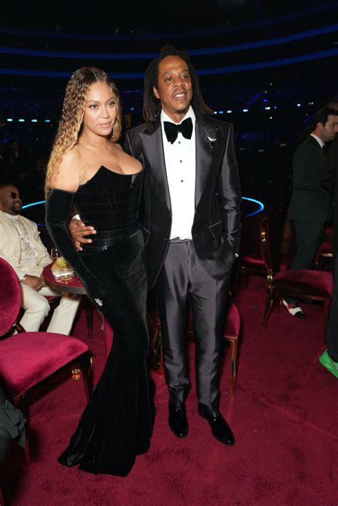 Beyoncé Wears Dresses By Schiaparelli, Balmain & Gucci at Grammys 2023 – Footwear News