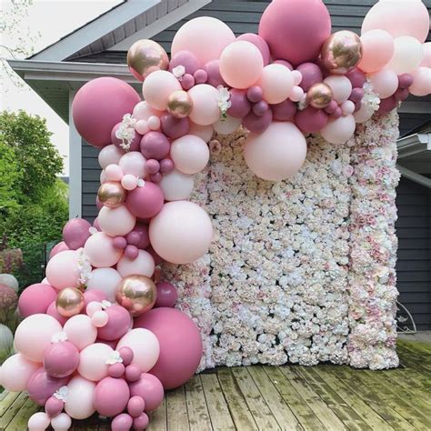 flower wall with balloon garland - Google Search #Balloon #decoration #decorations #Flower ...