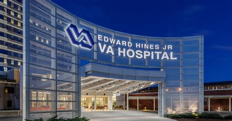 Edward Hines Jr. VA Hospital Building 200 Façade | Epstein