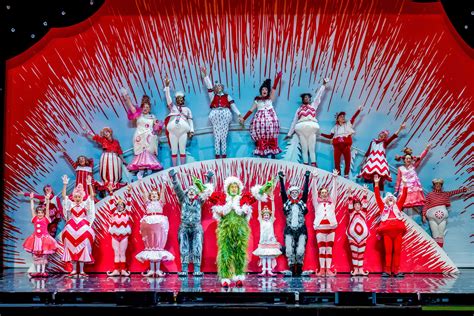 Colorful cast shines in 'Grinch' musical at Chicago Theater • The DePaulia