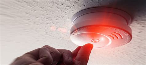 How to Stop Smoke Alarm From Beeping - Neighborhood Watch