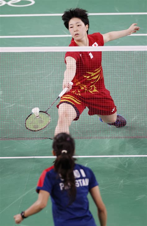 Japan's Yamaguchi off to winning Olympic start in badminton women's singles