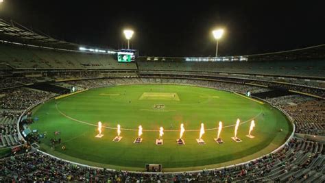 Big Bash League 1st semi-final: Melbourne Stars vs Hobart Hurricanes at ...