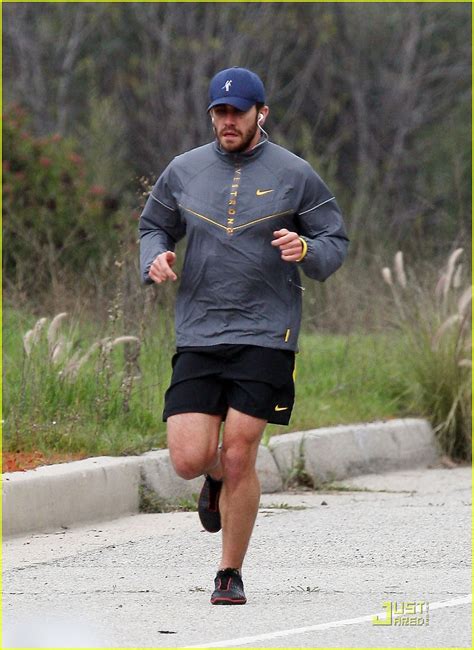 Jake Gyllenhaal: Livestrong Workout!: Photo 2509520 | Jake Gyllenhaal ...