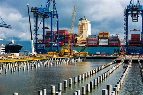 Port construction photography of Paranaguá-Brazil port 2017