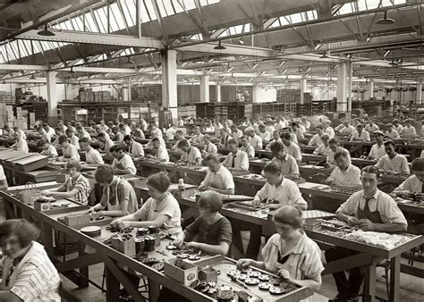 Working Conditions in the Industrial Revolution - HISTORY CRUNCH ...