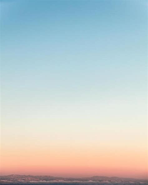 Beautiful, Minimal Photographs Of Sunsets For Color Inspiration