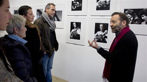 Photographer’s Death Casts Harsh Light on the Cold Streets of Paris - The New York Times