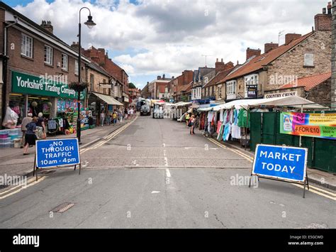 Market day at Pickering Stock Photo - Alamy