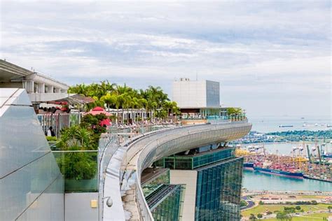 Singapore: Marina Bay Sands and Swimming In Their Infinity Pool ...