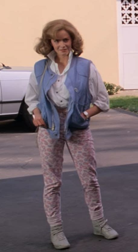 Elisabeth Shue as Jennifer Parker in 'Back to the Future Part II' (1989) | 80s inspired outfits ...