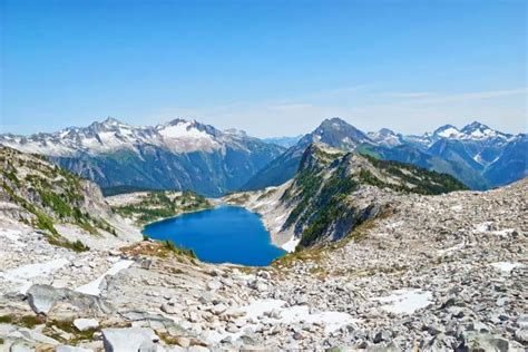 14 Favorite Hiking Trails In Washington State We Try Going On Every Year!