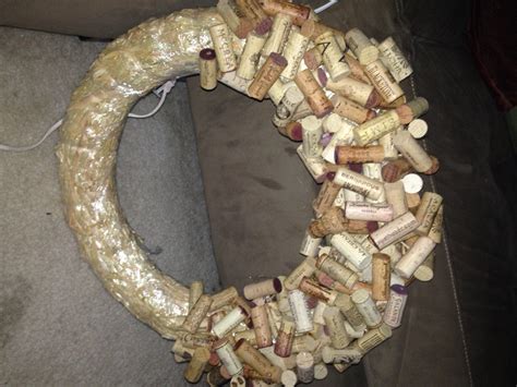 Wine Cork Wreath : 4 Steps - Instructables