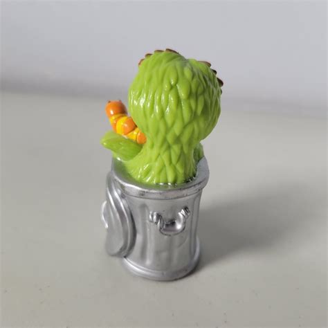 Sesame Street Oscar the Grouch Figure with Slimey the Worm 2008 Toy 2.5 ...