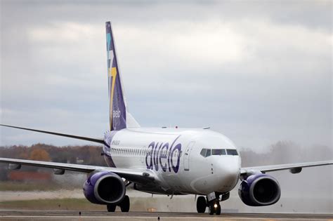 Kalamazoo airport welcomes Avelo as airline makes first flight to ...