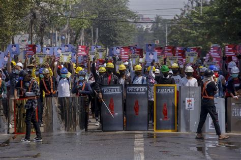 Myanmar protesters pour out on to streets despite police violence | The ...