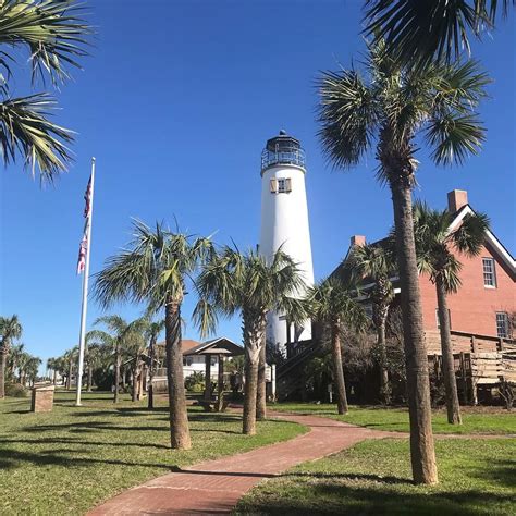 The Guide To Visiting The St. George Island Lighthouse | St. George ...