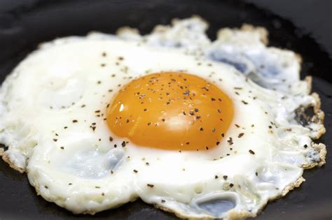 Add This to Your Fried Eggs to Make Them Over-the-Top Crispy and Delicious | Deutsche, Essen