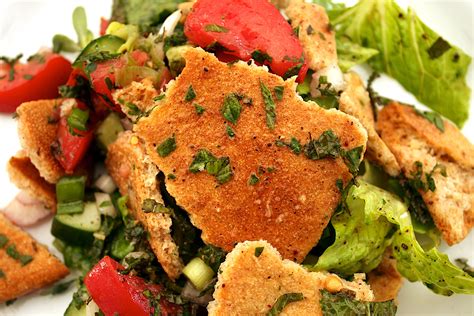 Fattoush (Lebanese Toasted Pita Bread Salad) : Foodwise