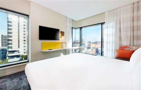 Holiday Inn Express Adelaide City Centre - Adelaide, Accommodatio...