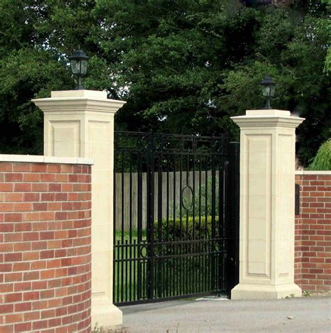 Cast Stone Gate Pillars | Stone Gate Pillar Manufacturers | Acanthus