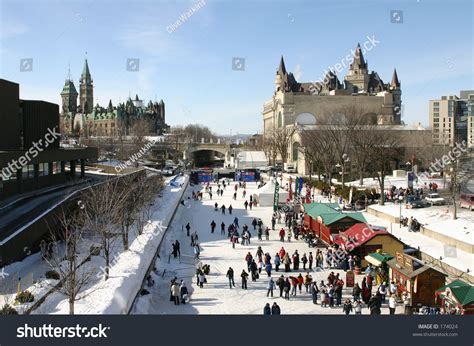 Ottawas Winterlude Festival Stock Photo 174024 - Shutterstock