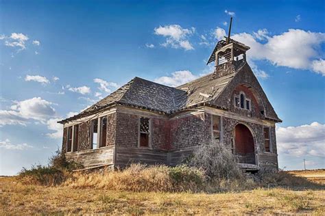 The 9 Spookiest Ghost Towns in Washington State