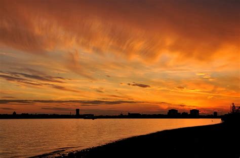 Sharon Bishop Photoblog: Sunset over Portsmouth Harbour, UK