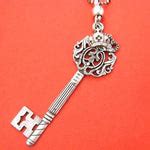 Skeleton Key Pendant with Decorative Crown Detail Necklace in Silver – DOTOLY