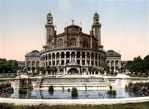 Francés Vilalonga: Palais de Chaillot (Paris)