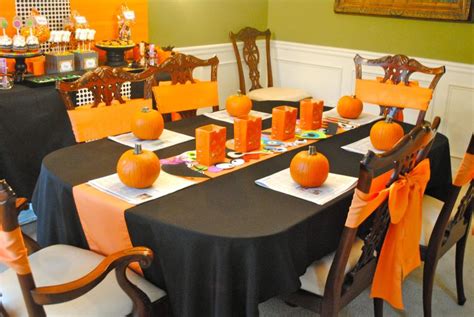 8+ Innovative Ideas for Halloween Table Decorations | Games and Celebrations