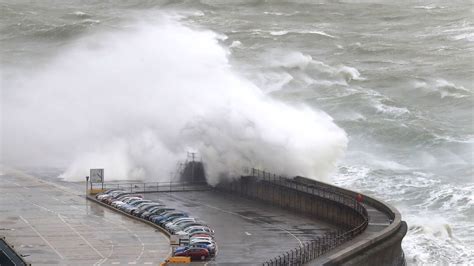 Storm Gareth causes travel disruption in UK with 80mph winds and heavy rain -- Earth Changes ...