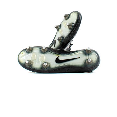 Nike Tiempo Legend IV Black SG – Classic Soccer Cleats