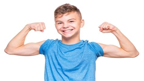 Average Bicep Size and Circumference (Males, Females, Teens) (2022)