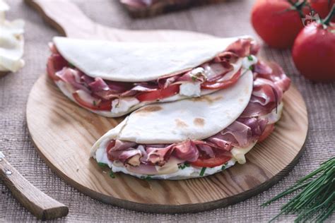 Ricetta Piadina Tirolo - La Ricetta di GialloZafferano