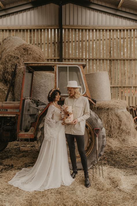 Here’s The New Boho Twist on the Old-Fashioned Rustic Barn Wedding