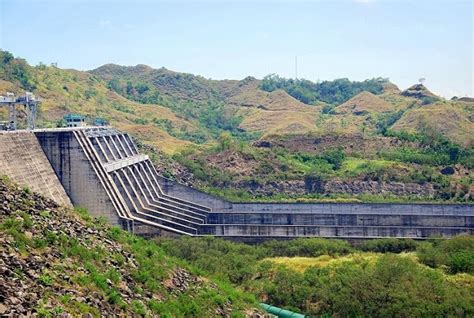 Best Philippines Place: Magat Dam in Ifugao