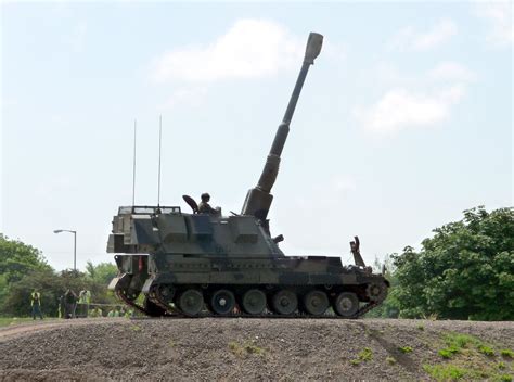 AS90 Self Propelled Gun at Tankfest 2009. [3230 × 2400] : r/MilitaryPorn