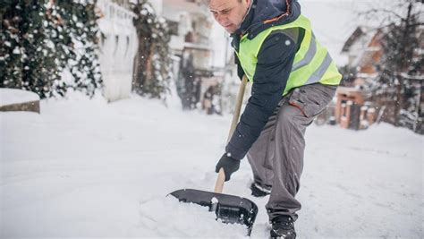 Snow Removal- Valuable Tips To Make The Job Easy - Home Chief